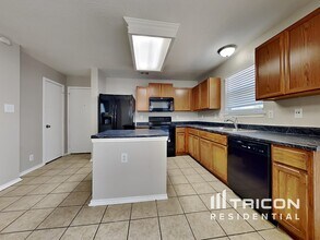 6631 Arbor Farm in San Antonio, TX - Building Photo - Building Photo