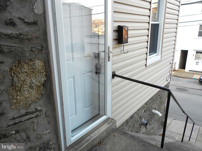 26 Jefferson St in Bala Cynwyd, PA - Building Photo - Building Photo
