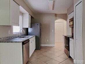 27209 La Jolla Way in Wesley Chapel, FL - Building Photo - Building Photo