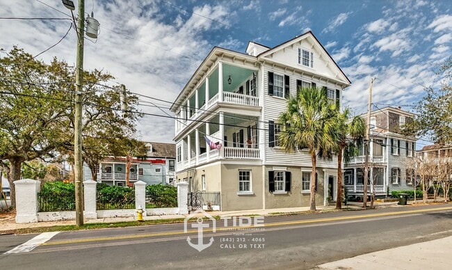 81 Ashley Ave in Charleston, SC - Building Photo - Building Photo