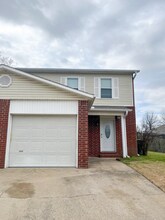 617 W Moan Pl in Fayetteville, AR - Building Photo - Building Photo
