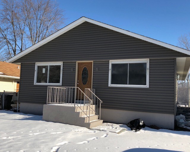 property at 1721 Hebron Ave