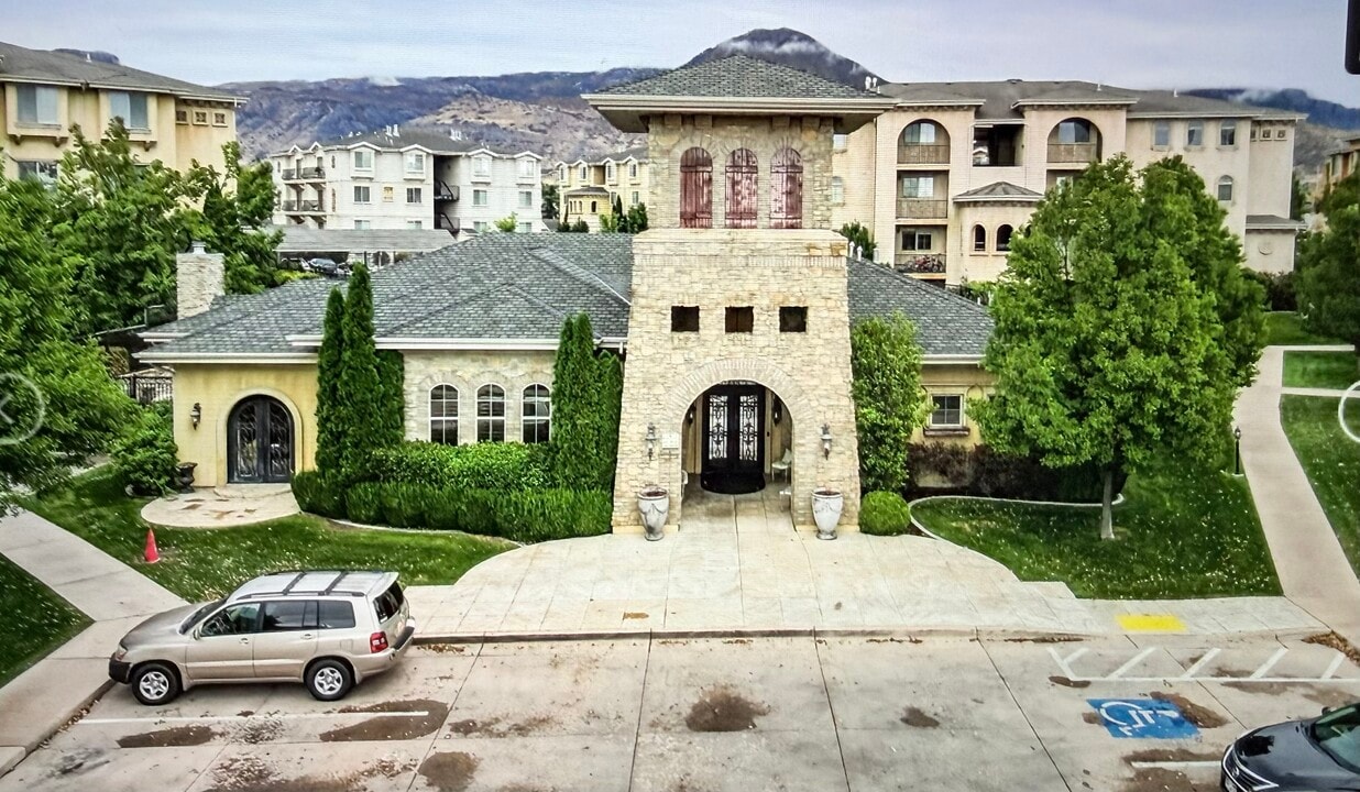 930 N 980 W in Orem, UT - Foto de edificio