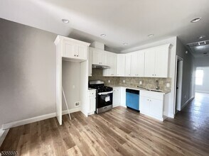 484 S 19th St in Newark, NJ - Building Photo - Building Photo