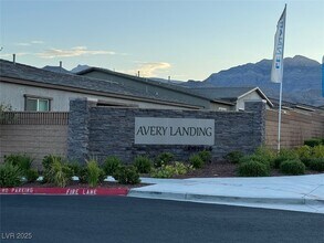 10851 Mila Lndg Ave in Las Vegas, NV - Foto de edificio - Building Photo