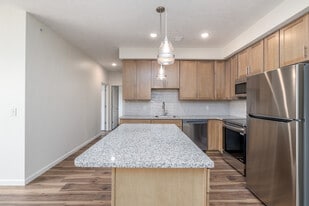 Treeline Apartments in Liverpool, NY - Building Photo