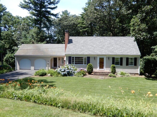 property at 9 Fleetwood Dr