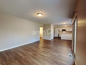 1186 Blackburn Dr in Grayslake, IL - Building Photo - Building Photo