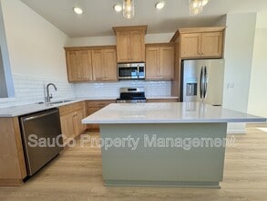 6728 SE Crimson Ln in Hillsboro, OR - Building Photo - Building Photo