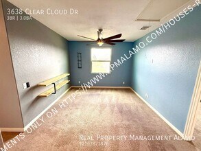 3638 Clear Cloud Dr in New Braunfels, TX - Building Photo - Building Photo