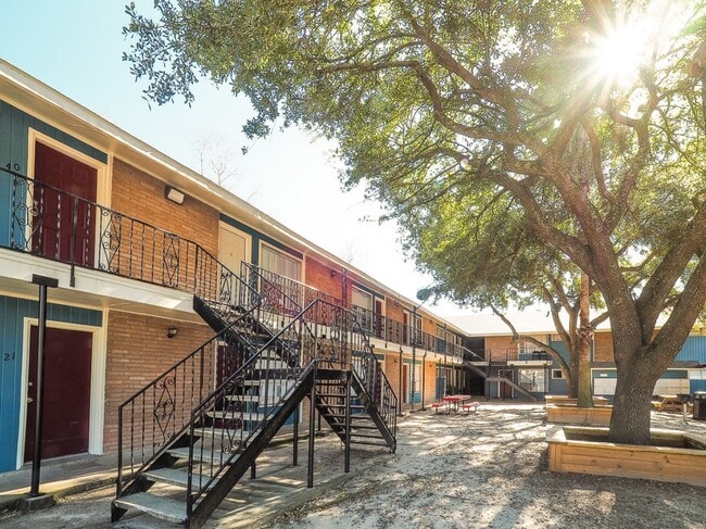 816 Oak St in Houston, TX - Building Photo - Building Photo