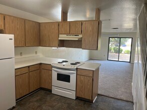 7665 Spouse Dr in Prescott Valley, AZ - Building Photo - Building Photo