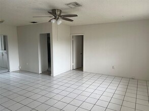 1410 N 65th Ave in Hollywood, FL - Building Photo - Building Photo