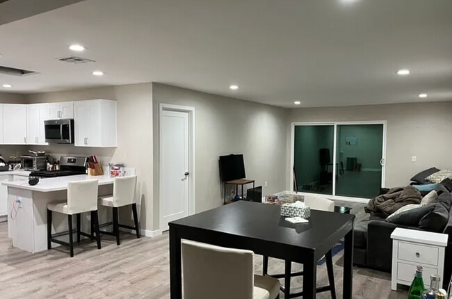 6249-6253 Dorothy Dr in San Diego, CA - Building Photo - Building Photo