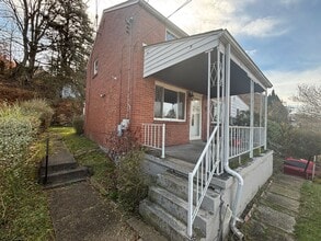 123 MacFarlane Dr in Pittsburgh, PA - Building Photo - Building Photo