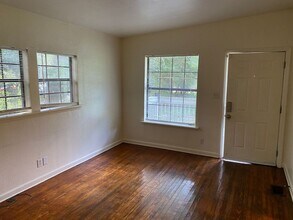 1509 Mayhew St in Tallahassee, FL - Building Photo - Building Photo