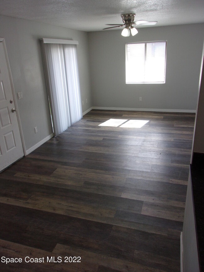 1050 N Fiske Blvd in Cocoa, FL - Building Photo - Building Photo