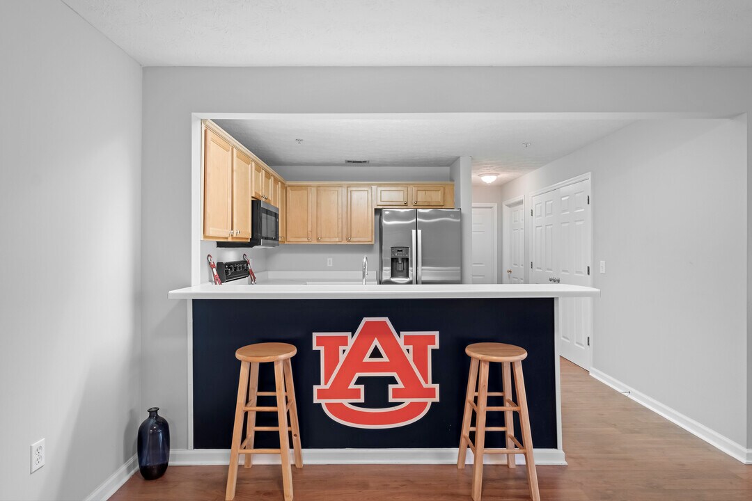 1114 S College St, Unit 2-104 in Auburn, AL - Foto de edificio
