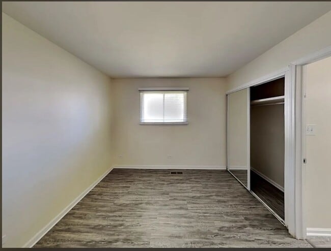 201 Fairwood Dr in Bolingbrook, IL - Building Photo - Building Photo