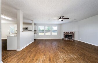 8901 Harvest Moon Trail in Denton, TX - Building Photo - Building Photo