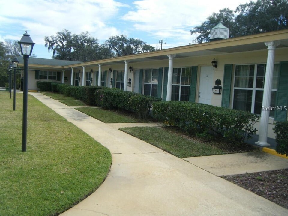 107 Perkins St in Leesburg, FL - Building Photo
