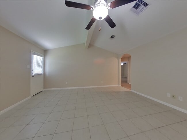 232 Comanche Plains Rd in La Marque, TX - Building Photo - Building Photo