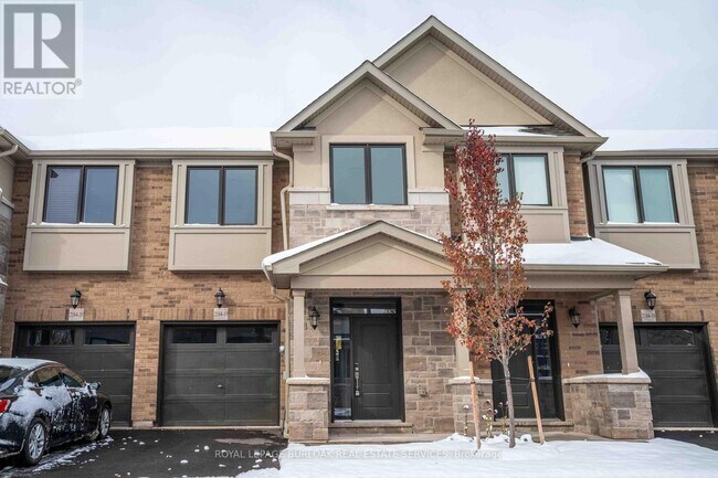 2184 Postmaster Dr in Oakville, ON - Building Photo - Building Photo