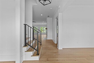 6120 Hutchins Dr in Buford, GA - Building Photo - Building Photo