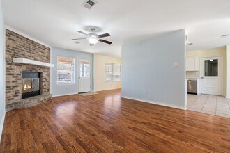 9134 Lakeside Dr in Montgomery, TX - Building Photo - Building Photo