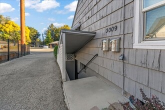 3009 W Overland Rd in Boise, ID - Foto de edificio - Building Photo