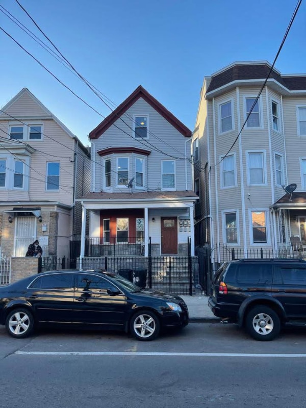 property at 300 N 5th St