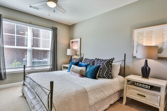 Apartments at Eleven240 in Charlotte, NC - Foto de edificio - Interior Photo