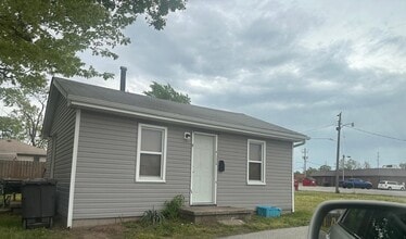 736 N 3rd St in Wood River, IL - Building Photo - Building Photo