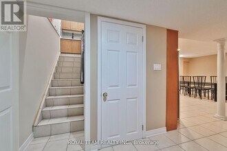 62 Kingly Crest Way in Vaughan, ON - Building Photo - Building Photo