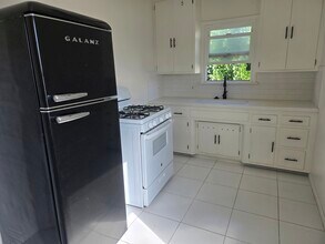 1149 Ximeno Ave in Long Beach, CA - Foto de edificio - Building Photo