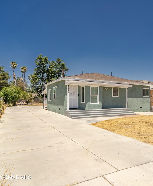 3641 Arora St in Riverside, CA - Building Photo