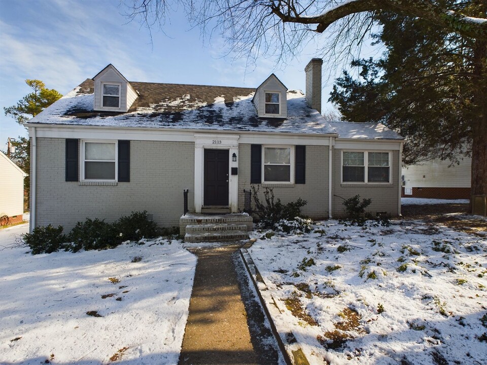 2113 Pinetree Dr in Richmond, VA - Building Photo