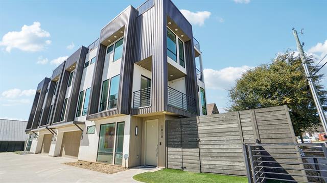 1010 Mobile St in Dallas, TX - Building Photo