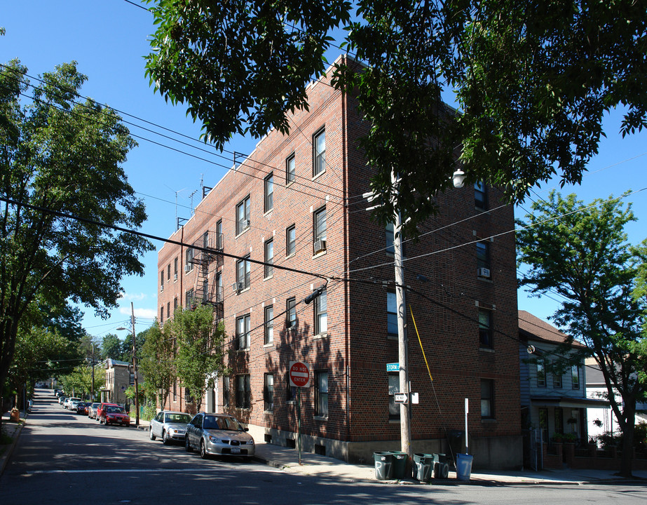 71 Storm St in Tarrytown, NY - Building Photo