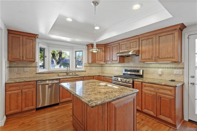 1430 N Maple St in Burbank, CA - Building Photo - Building Photo