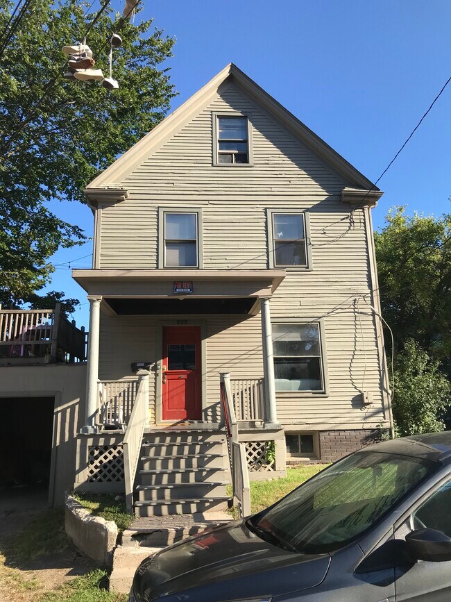 property at 925 Greenwood Ave