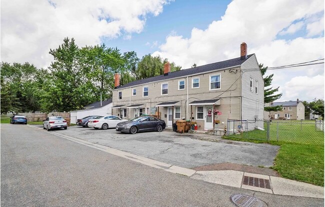 property at 48 Glenwood Ct
