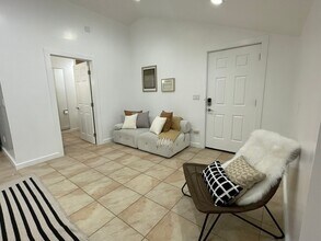 245 N Wetherly Dr in Beverly Hills, CA - Building Photo - Building Photo