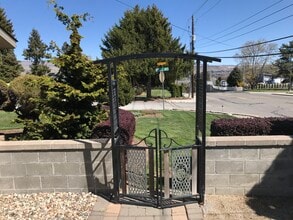 2004 Kelso Ave in Wenatchee, WA - Foto de edificio - Building Photo