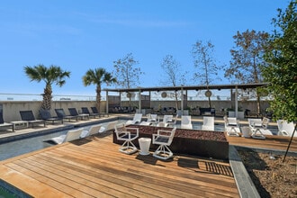 Luminary Residences in Houston, TX - Building Photo - Building Photo