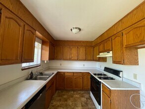 1774 Lazelle Ct in Redding, CA - Building Photo - Building Photo