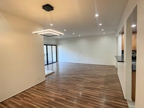 8180 Manitoba St, Unit G154 in Playa Del Rey, CA - Foto de edificio - Building Photo