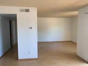 1422 Rock Glen Ave, Unit 207 in Glendale, CA - Foto de edificio - Building Photo