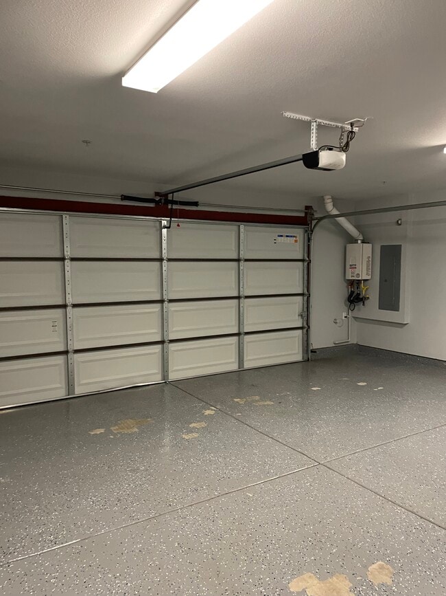 11337 Zapata Ave, Unit Upstairs bedroom 2 in San Diego, CA - Building Photo - Building Photo