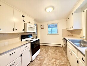 213 Georgetown Rd in Weston, CT - Building Photo - Building Photo